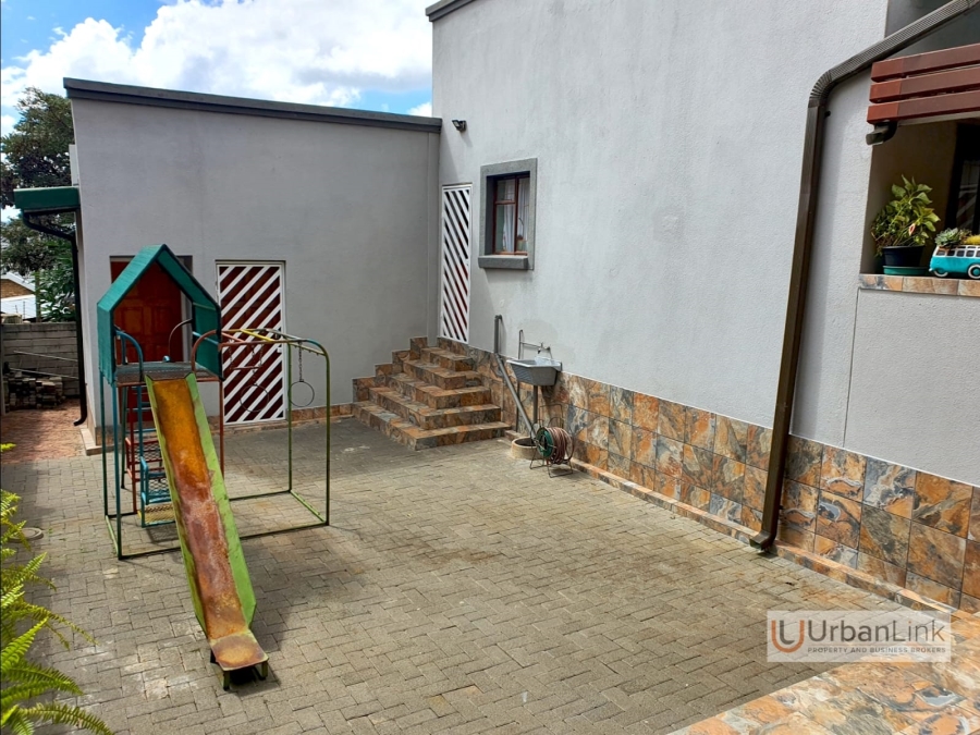 3 Bedroom Property for Sale in Safari Gardens North West